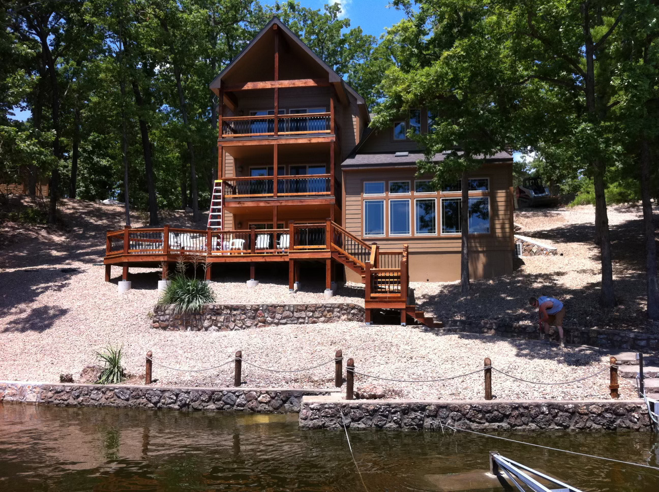 Exterior Image 2