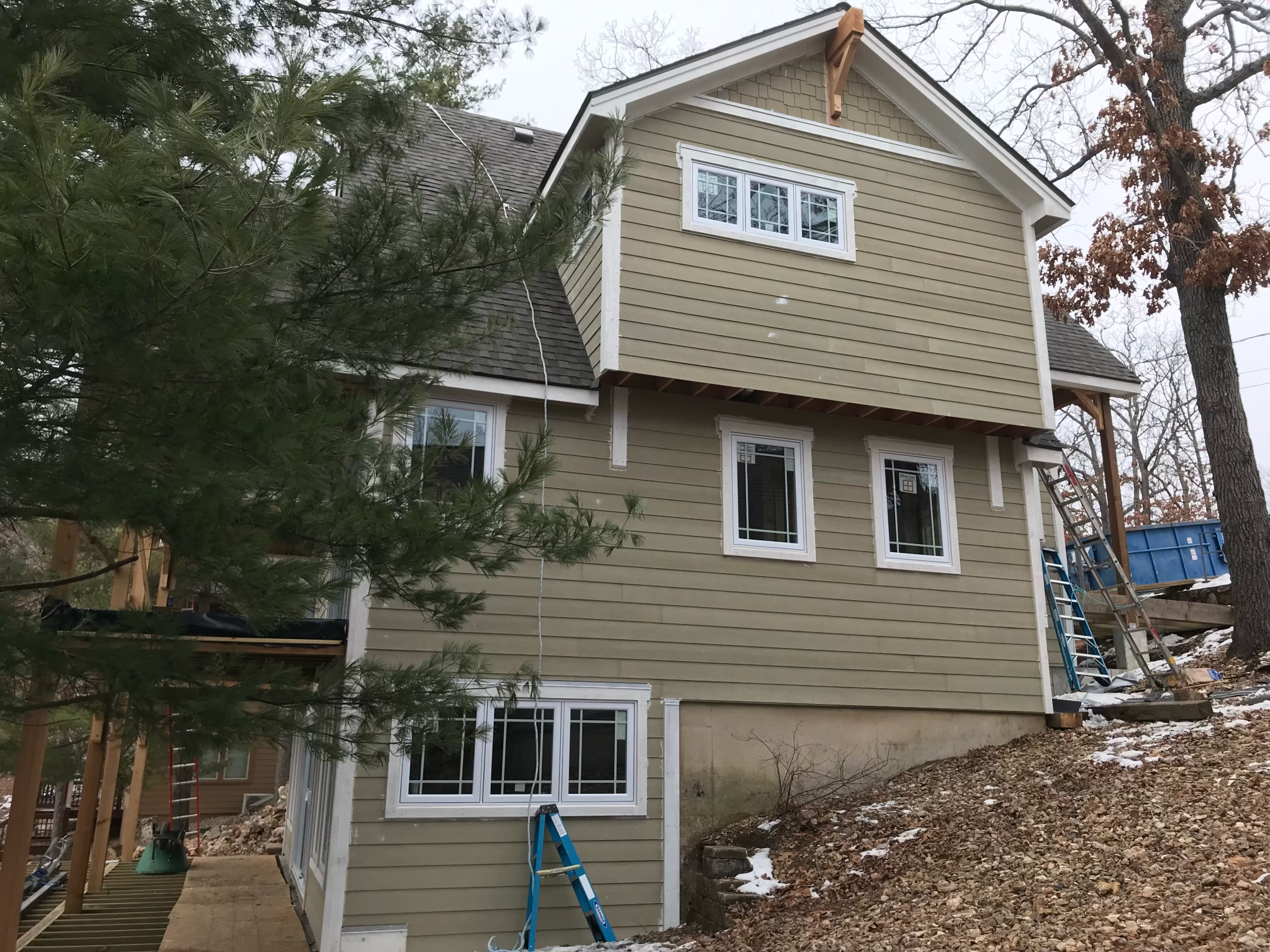 Exterior Image 8